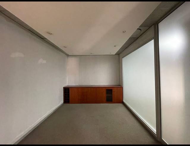 BUSINESS PROPERTY TO RENT IN MIDSTREAM ESTATE